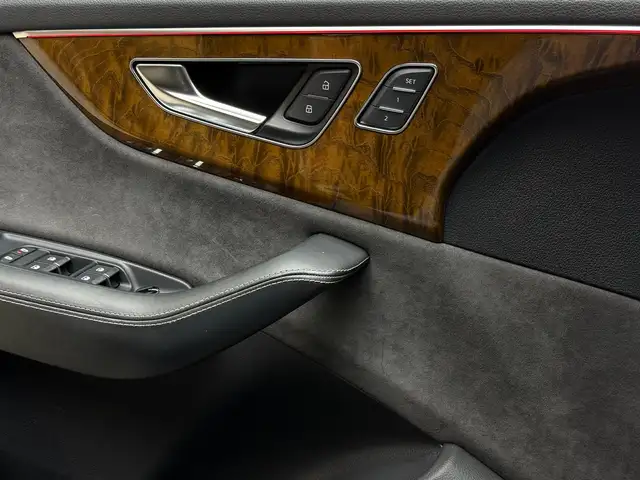 Audi SQ8 view 13