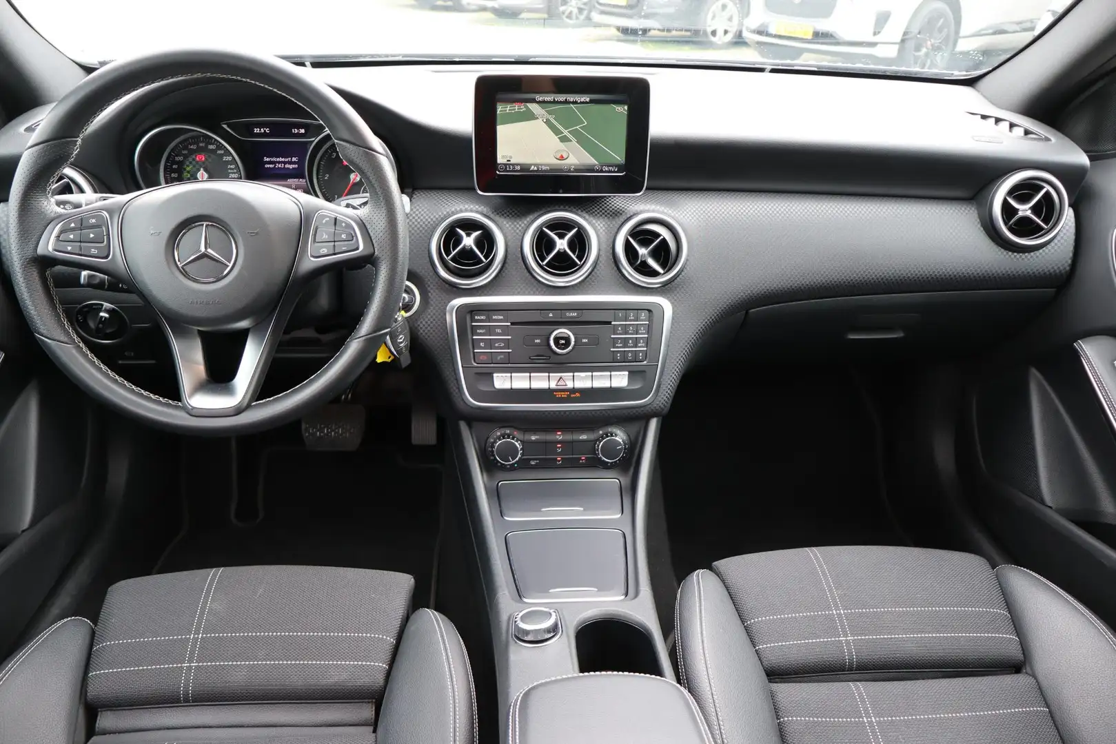 Mercedes-Benz A 200 d Prestige Navigatie, Panoramadak, Schuif- kanteld Grijs - 2