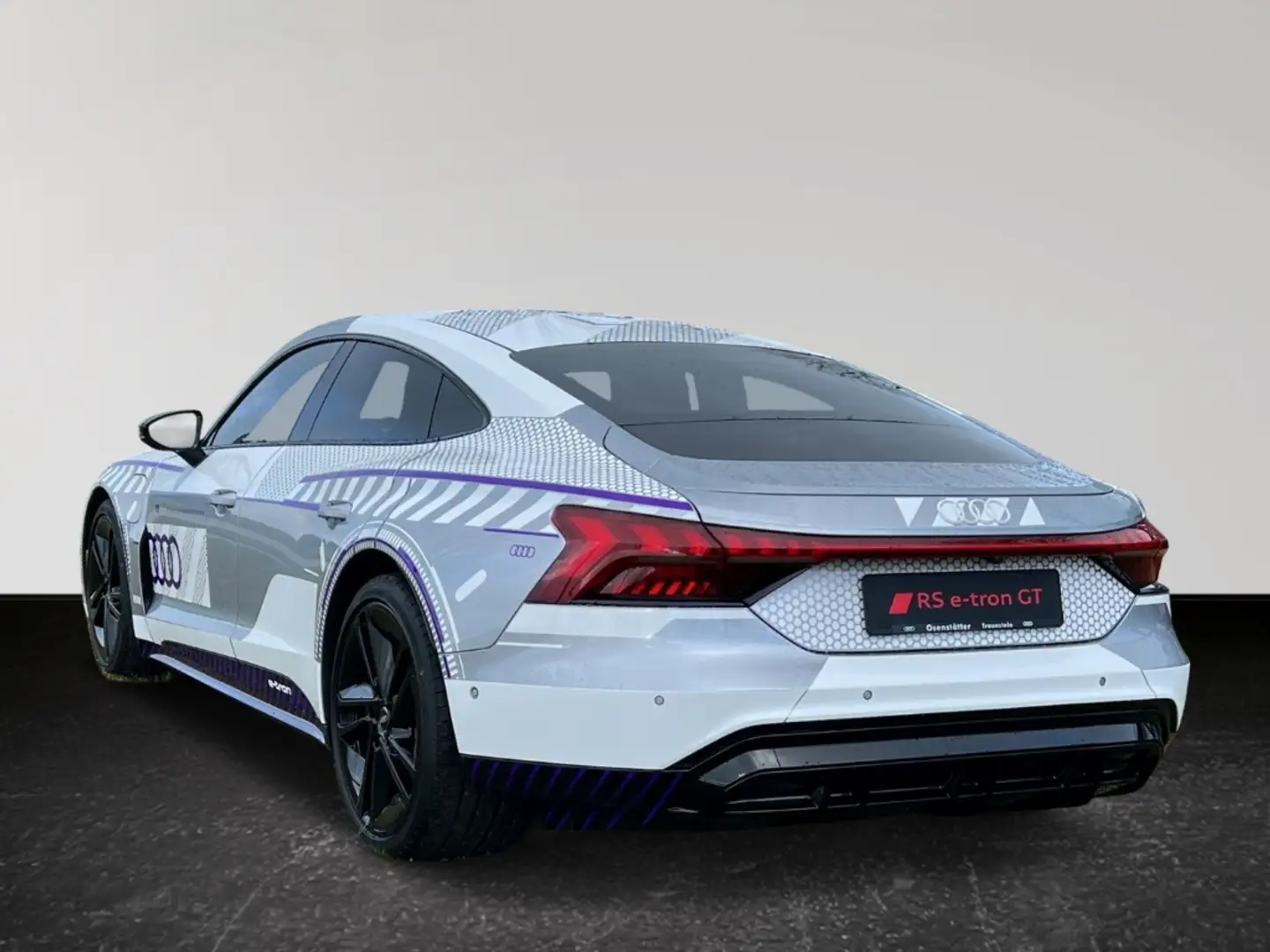 Audi e-tron quattro 440 kW *Ice Race Edition*1 of 99 Carbondac Argent - 2