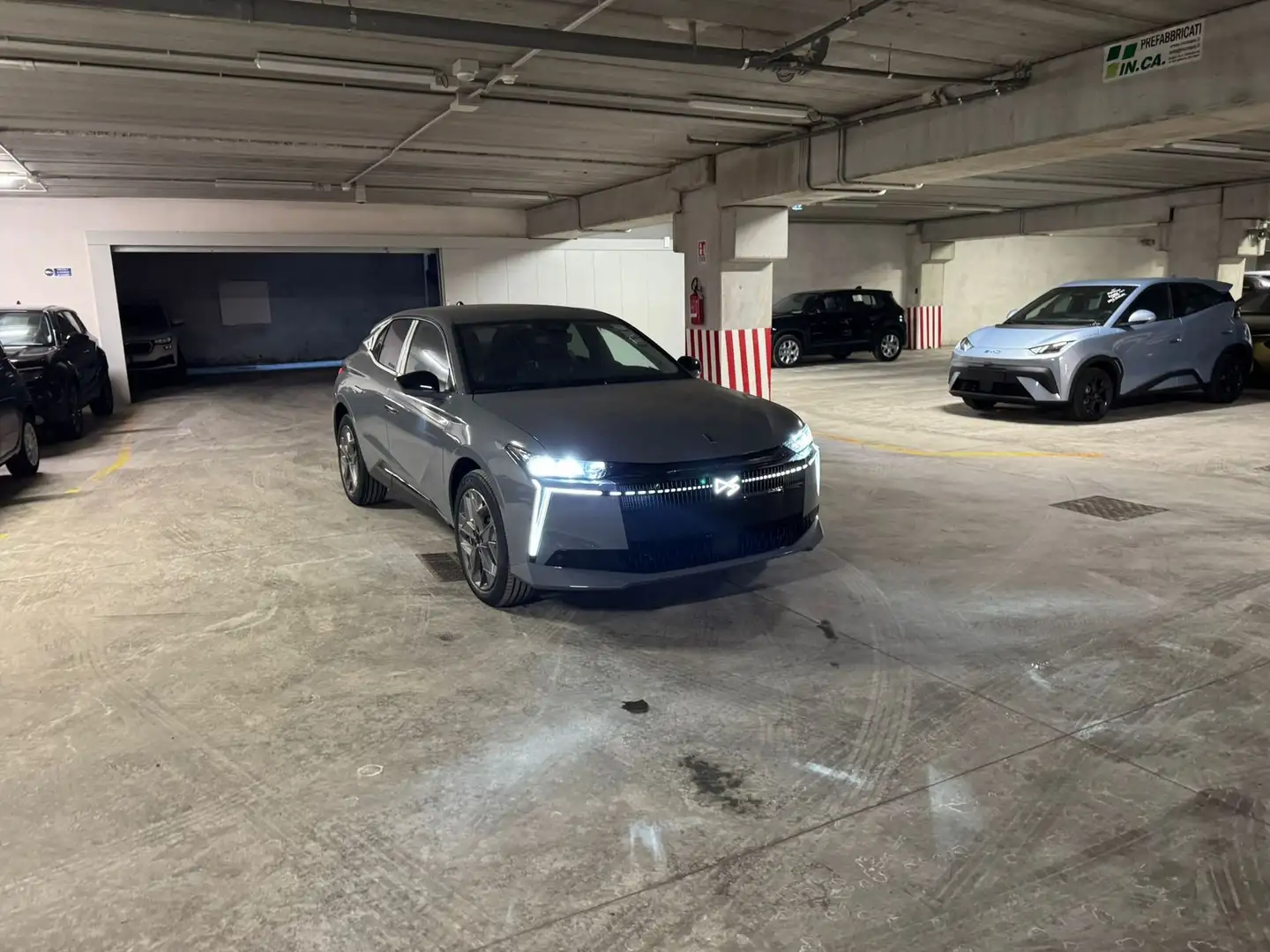 DS Automobiles N°4 N°4 HYBRID 145 Automatico PALLAS Blau - 2