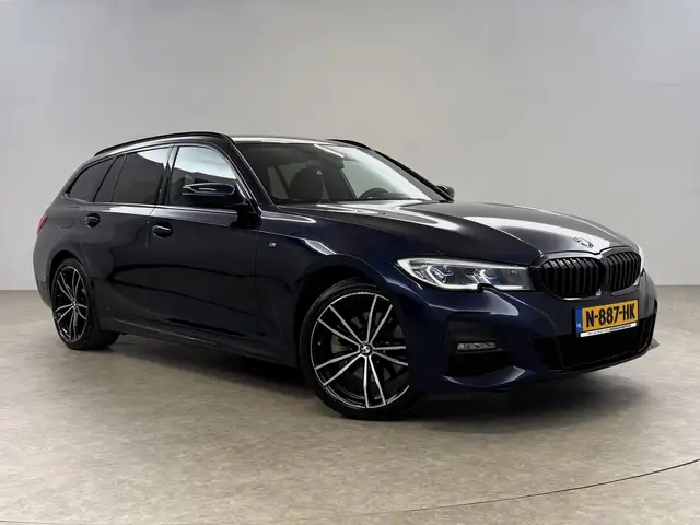 BMW 3 Series view 6
