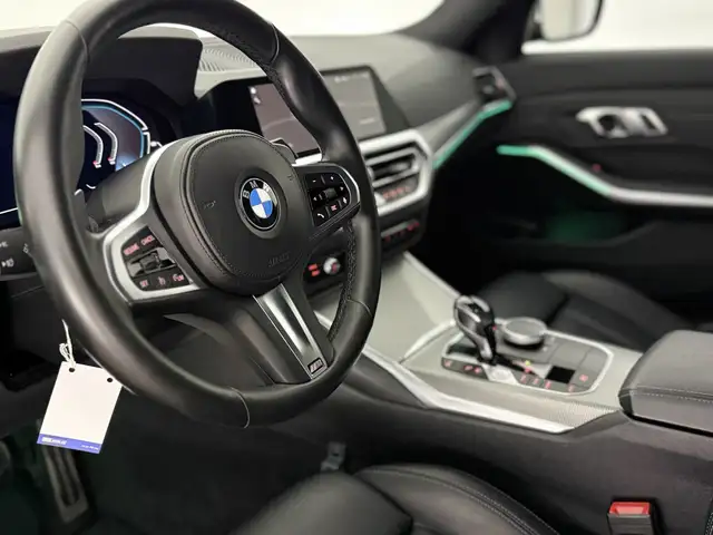 BMW 3 Series view 25