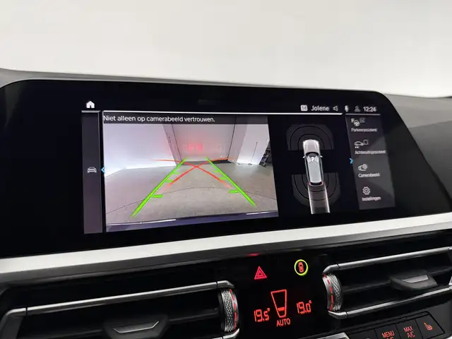 BMW 3 Series view 20