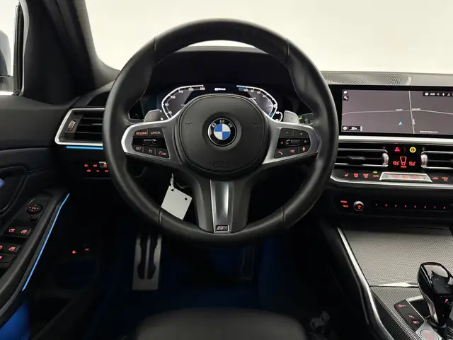 BMW 3 Series view 14