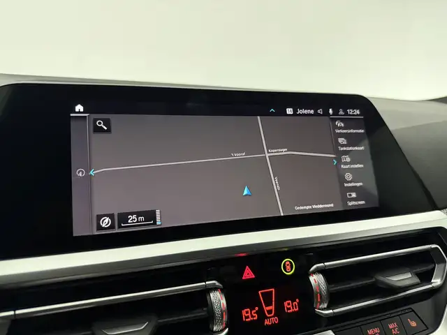 BMW 3 Series view 29