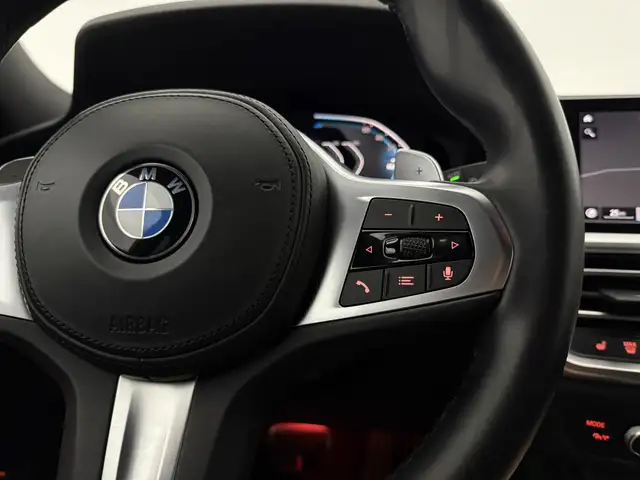 BMW 3 Series view 22