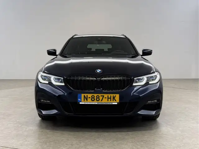 BMW 3 Series view 9