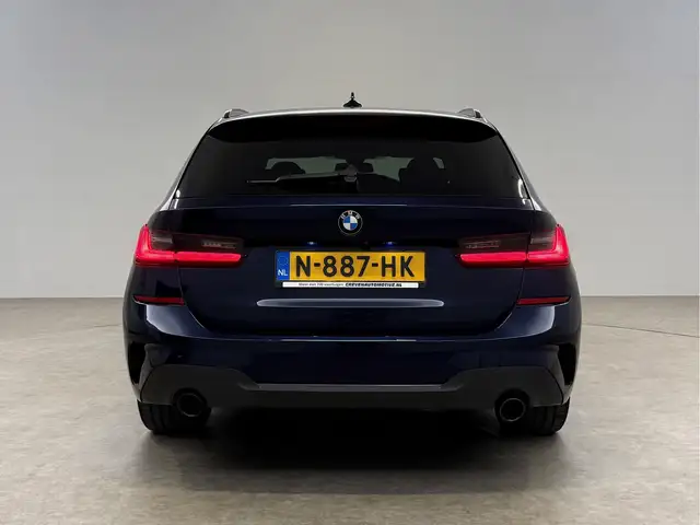 BMW 3 Series view 10