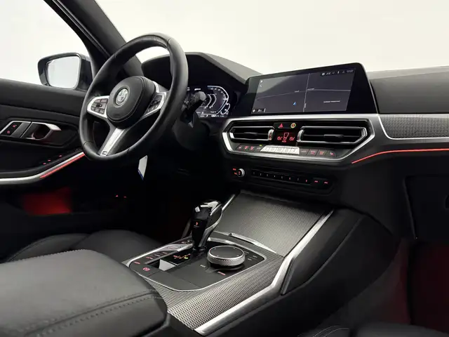 BMW 3 Series view 4