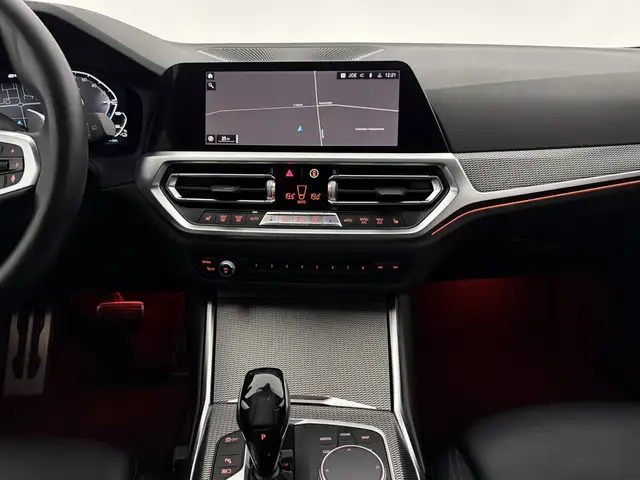 BMW 3 Series view 18