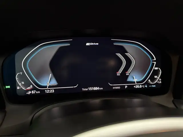 BMW 3 Series view 24