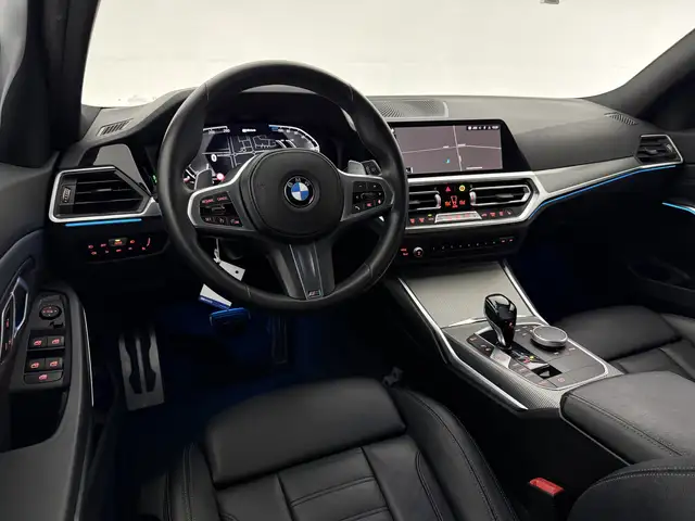BMW 3 Series view 15