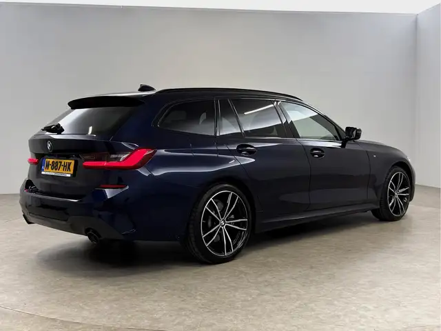 BMW 3 Series view 13