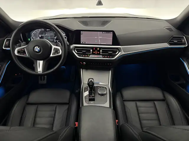 BMW 3 Series view 2