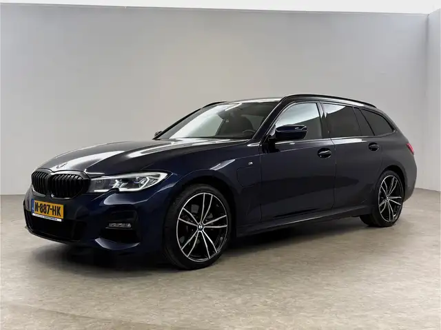 BMW 3 Series view 8