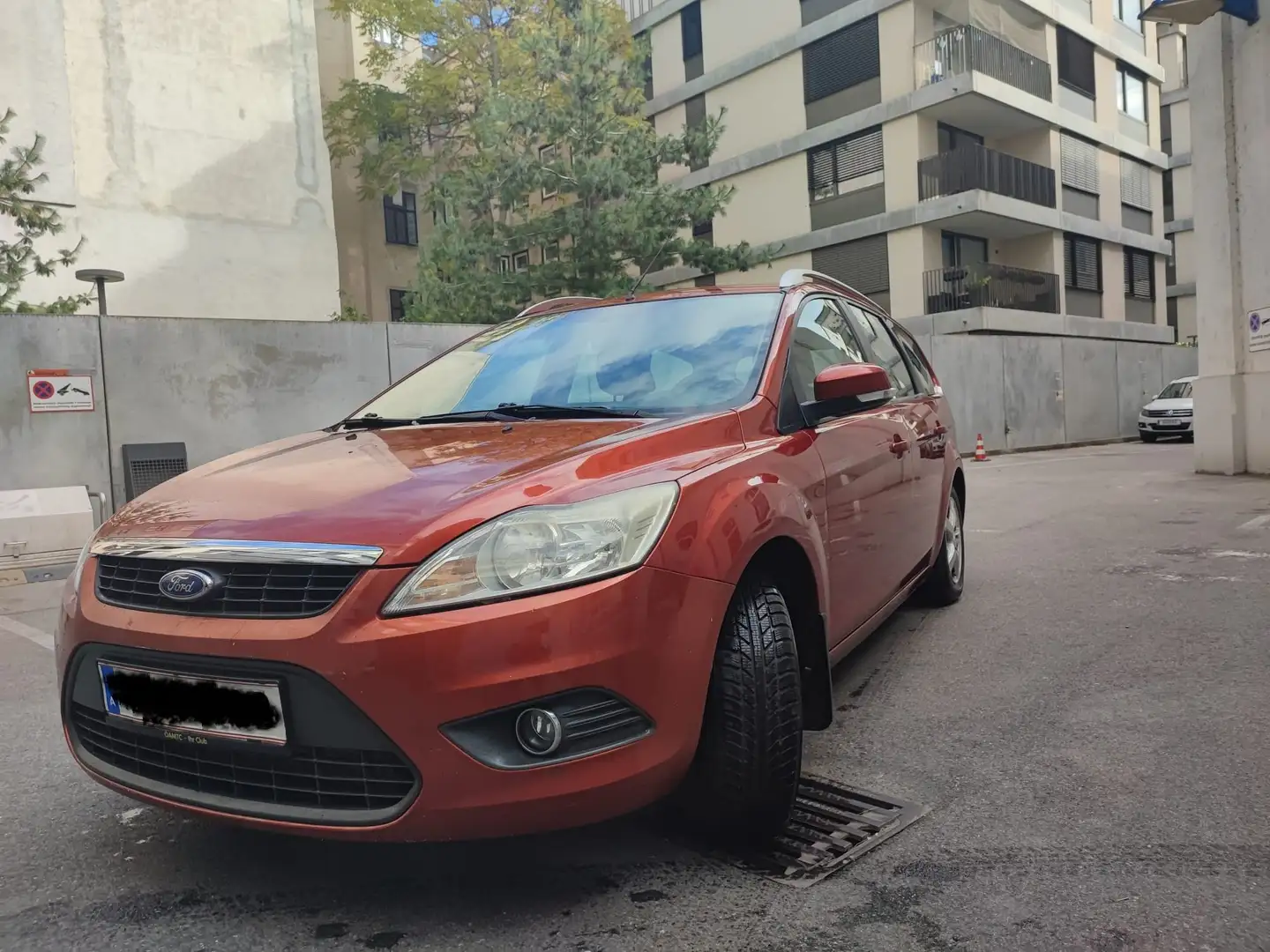 Ford Focus Focus Traveller Ambiente 1,6 TDCi Ambiente Rot - 1