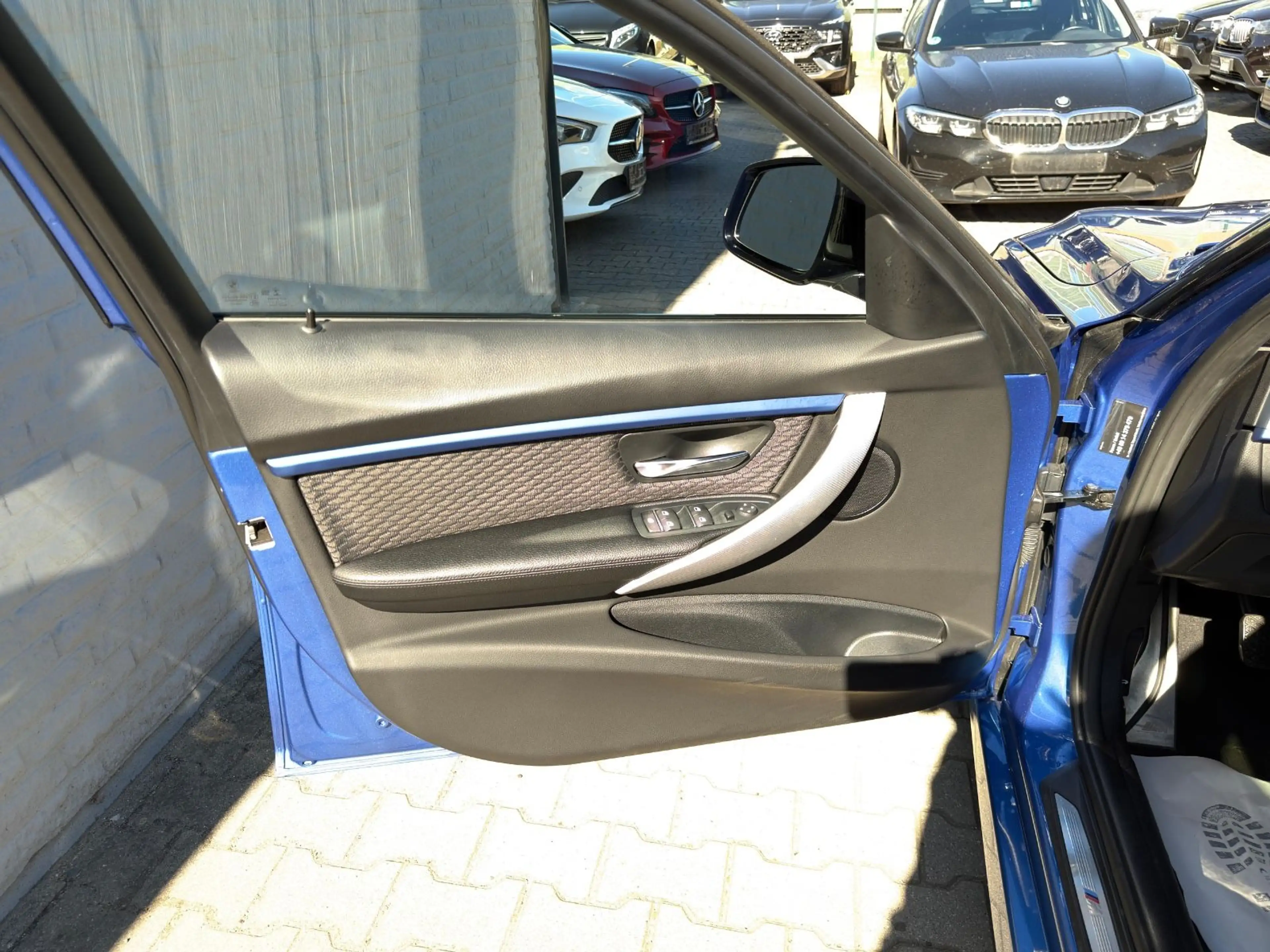 BMW 318 i M Sport Limousine LED Head Up — photo 13