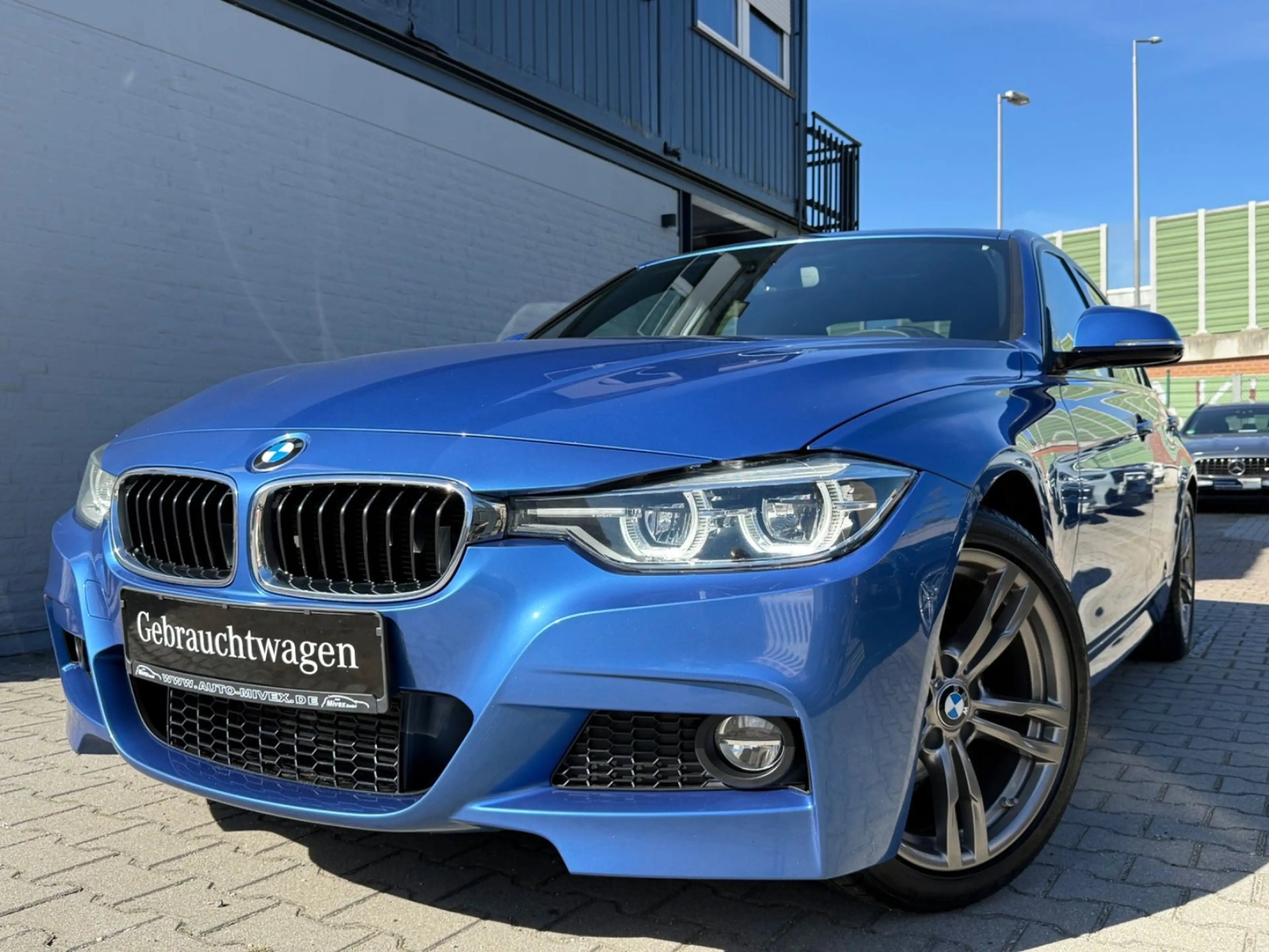 BMW 318 i M Sport Limousine LED Head Up — photo 7