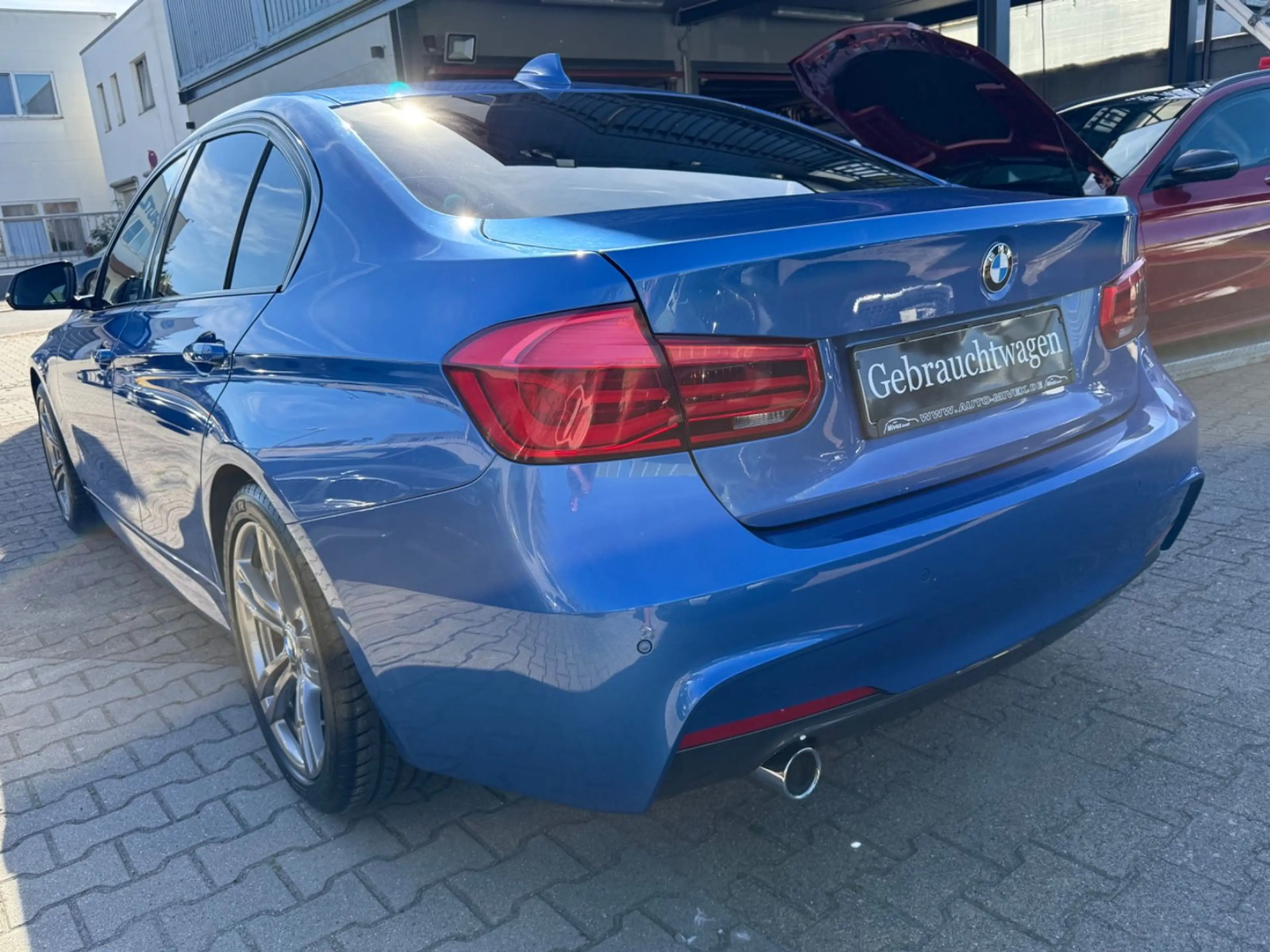 BMW 318 i M Sport Limousine LED Head Up — photo 5