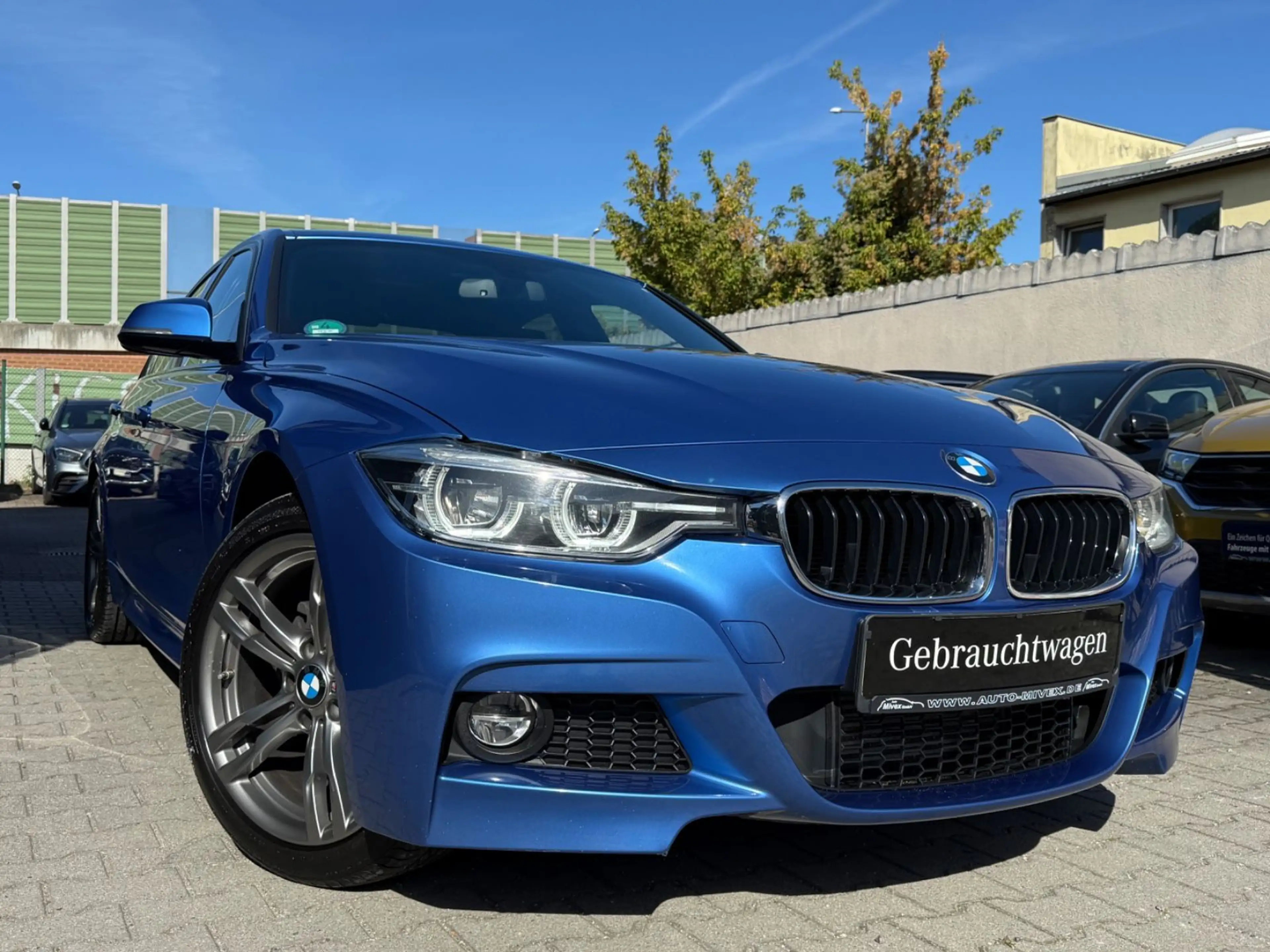 BMW 318 i M Sport Limousine LED Head Up — photo 8