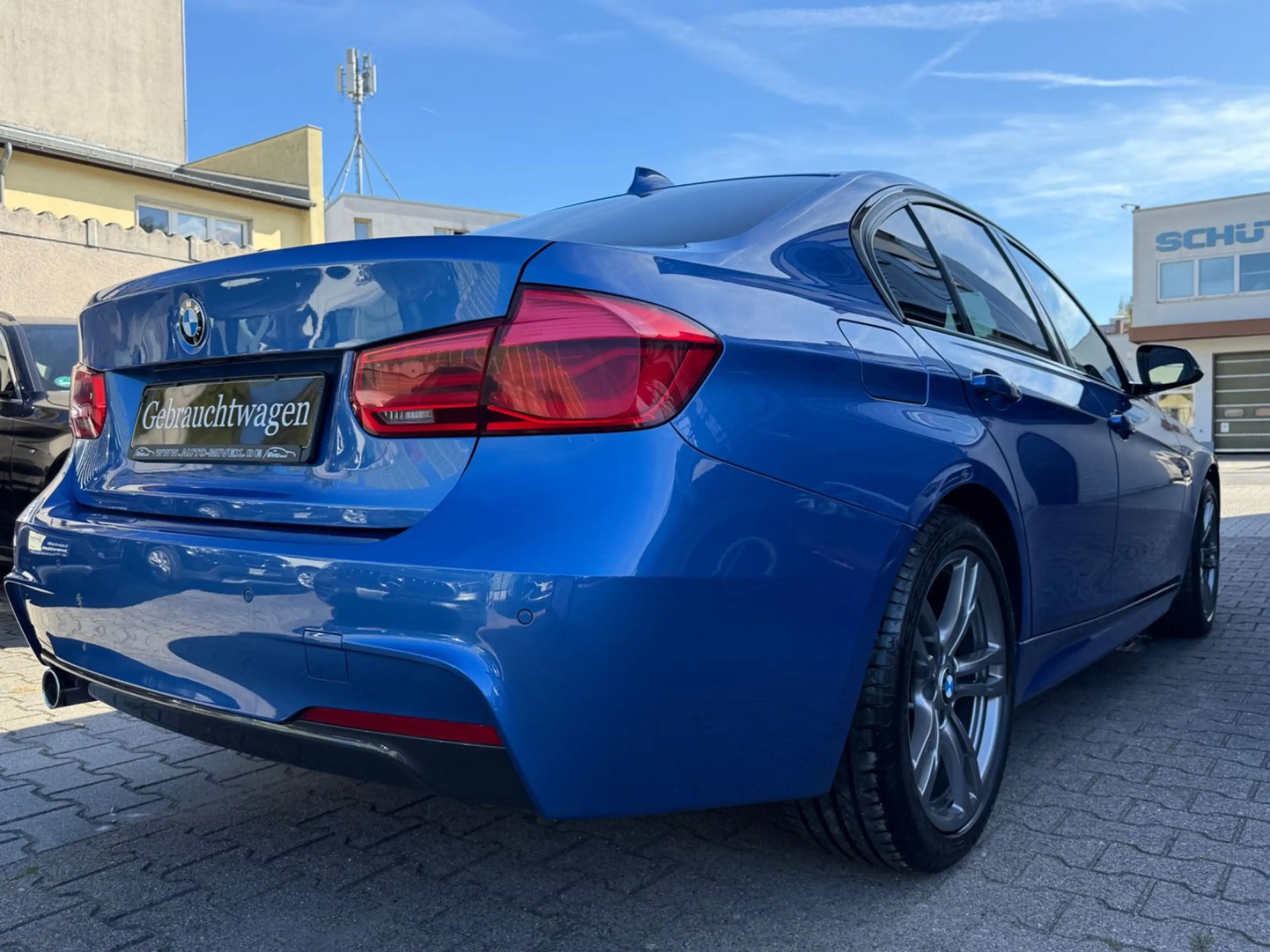 BMW 318 i M Sport Limousine LED Head Up — photo 4