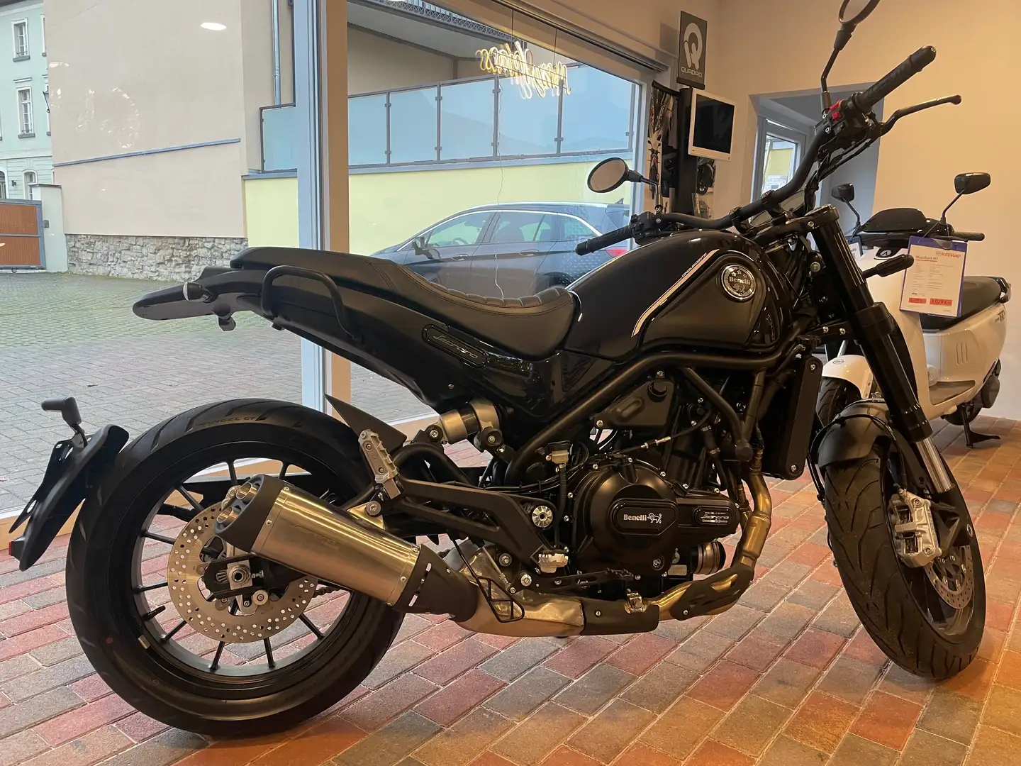 Benelli Leoncino Leoncino 500 Zwart - 1