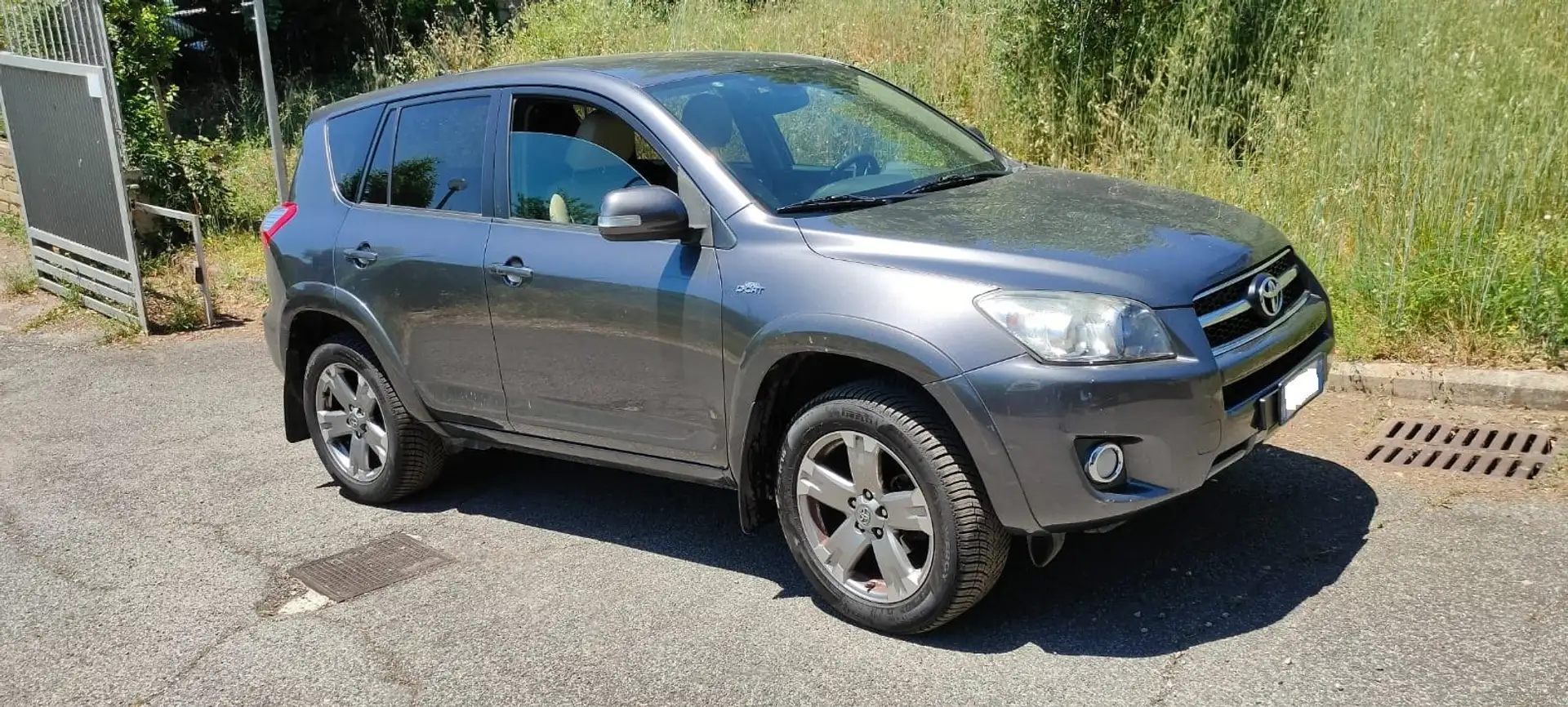 Toyota RAV 4 2.2 d Luxury 150cv auto Euro5 Pelle Navi km 165000 Gris - 2