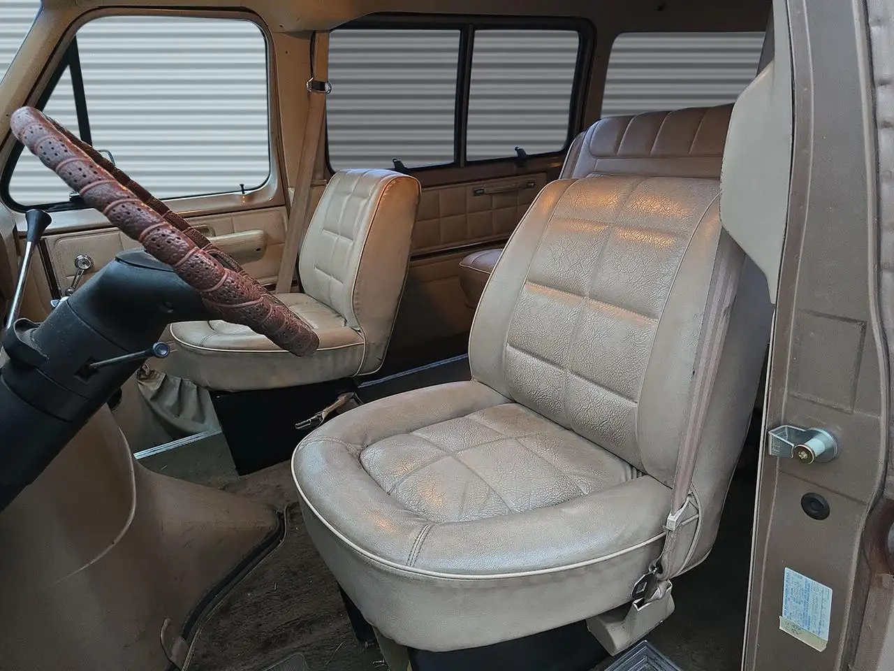 Ford E-250 XL CLUBWAGON, foto 12