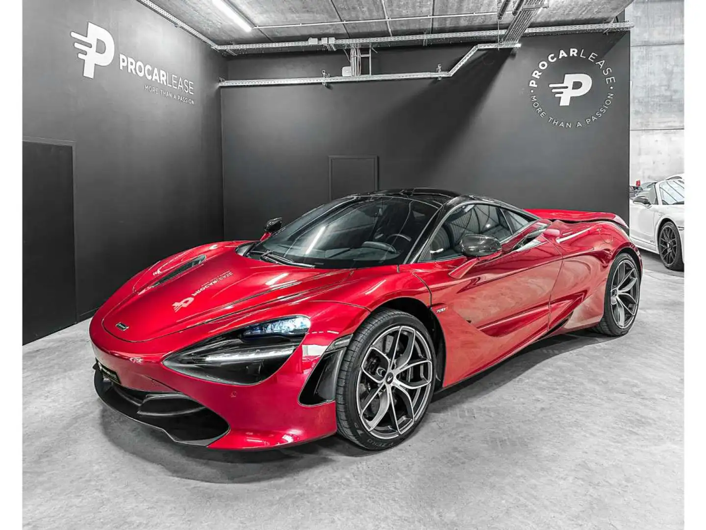 McLaren 720S PERFORMANCE / LIFT Červená - 2