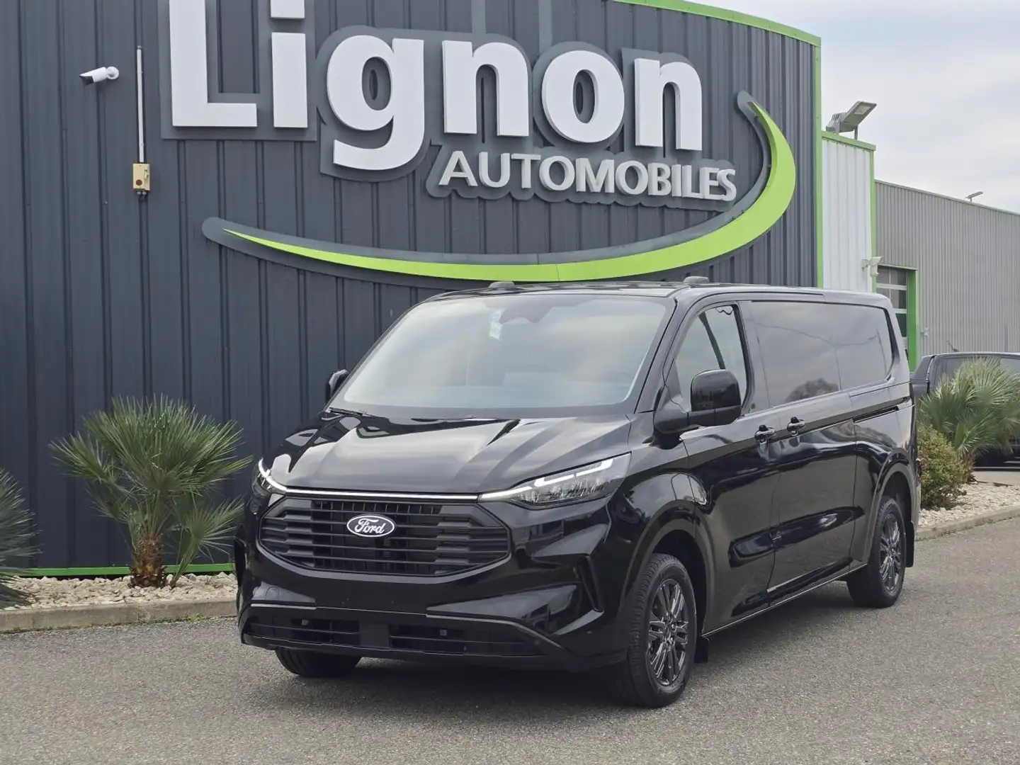 Ford Transit Custom Limited L2H1 2.0 TDCI 170 BVA Noir - 1