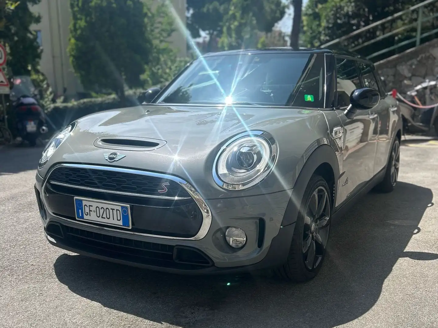 MINI Cooper SD Clubman Mini Clubman 2.0 Cooper SD Hype all4 auto Grau - 1