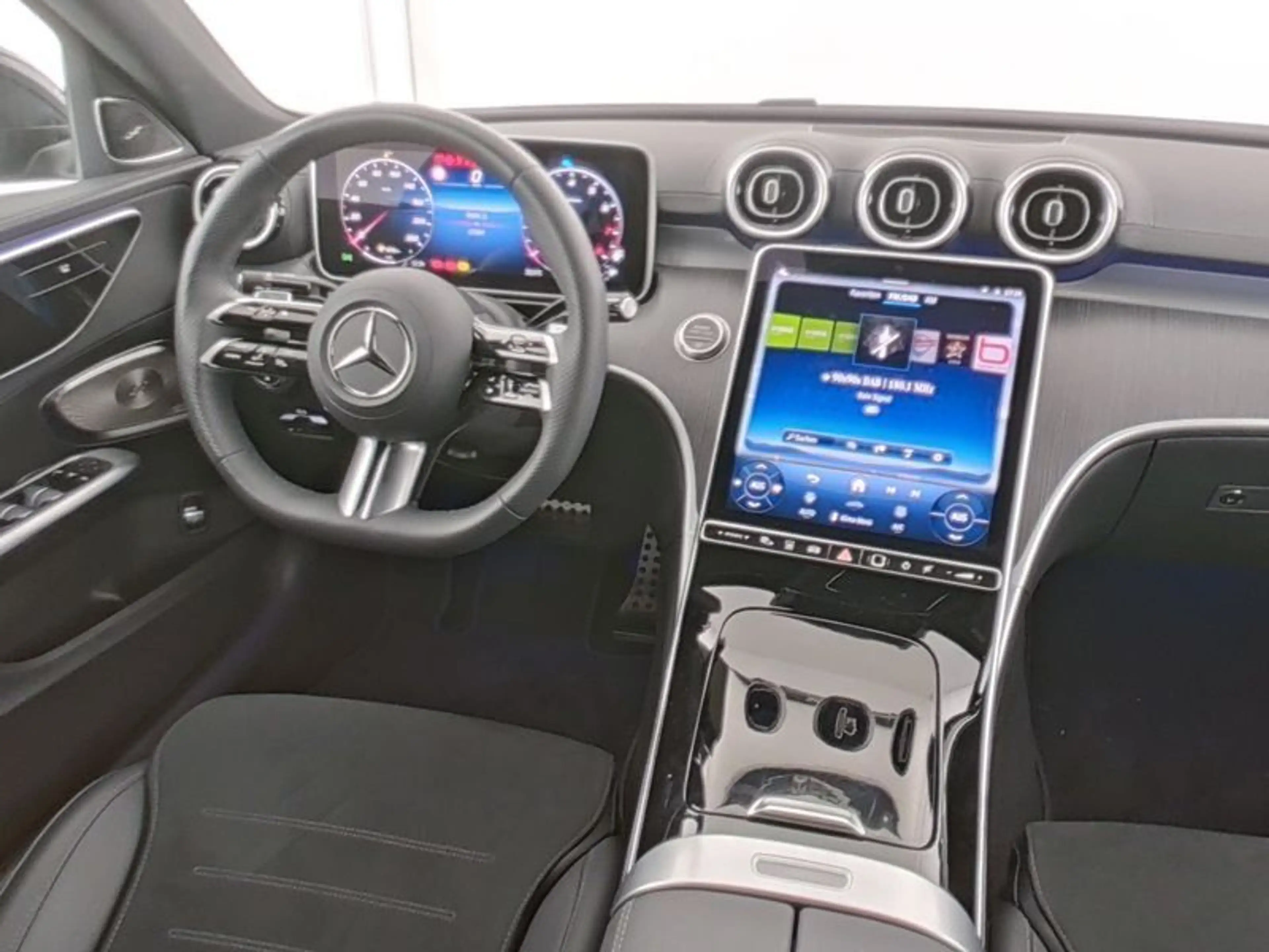 Mercedes-Benz C 200 AMG+NIGHT+FAHRASSI+DISTR+BURM3D+STANDHEIZU — photo 6