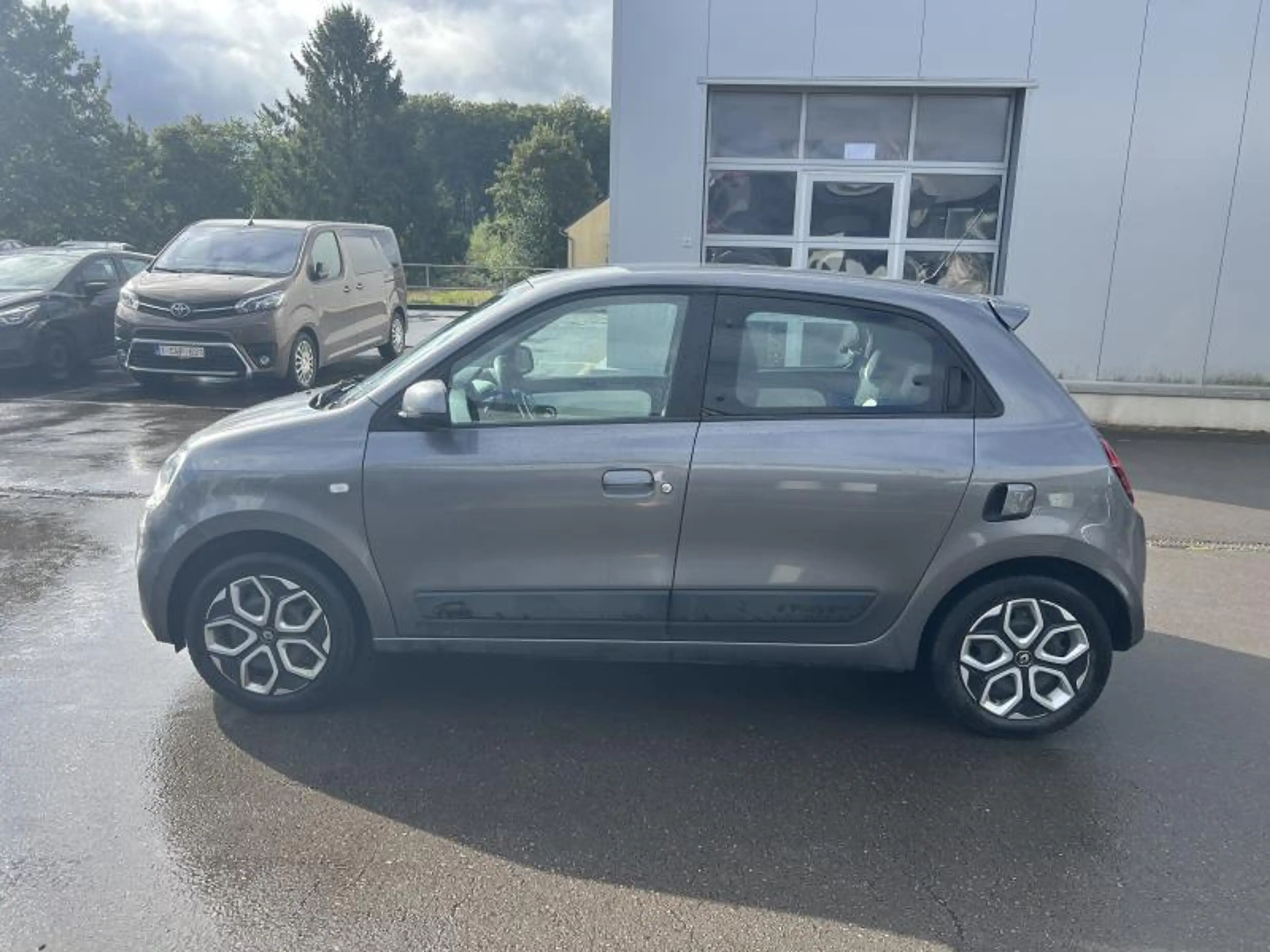 Renault Twingo 1.0L ESS — photo 2