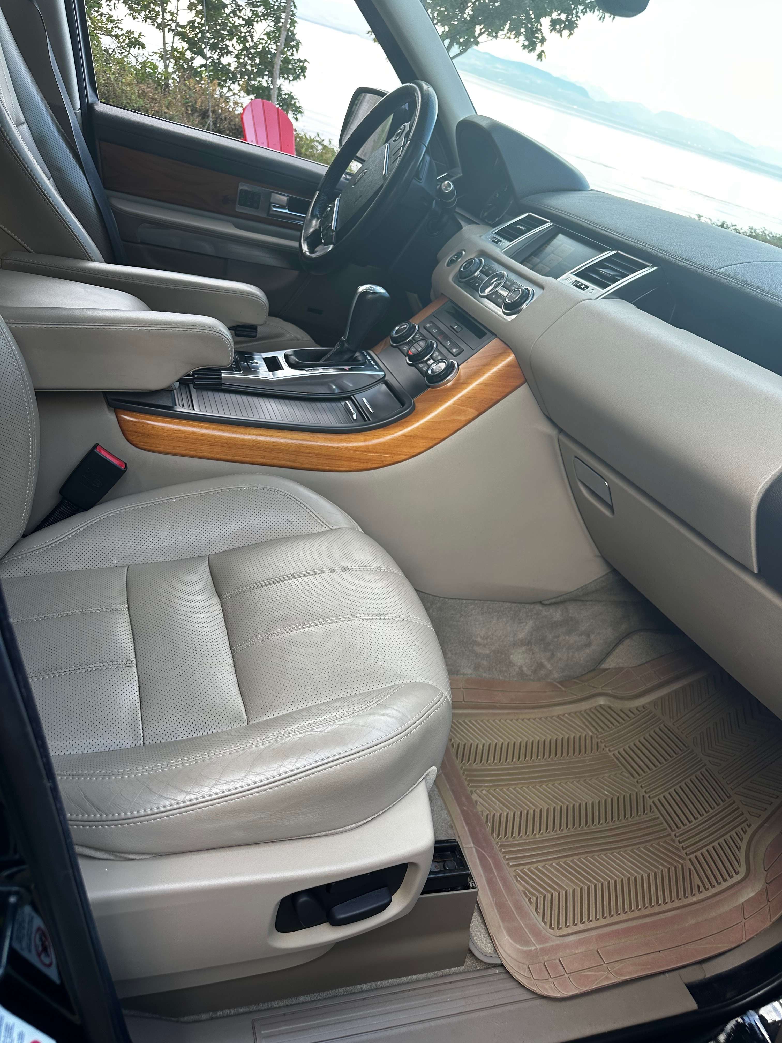 2013 Land Rover Range Rover Sport HSE LUX thumb 9