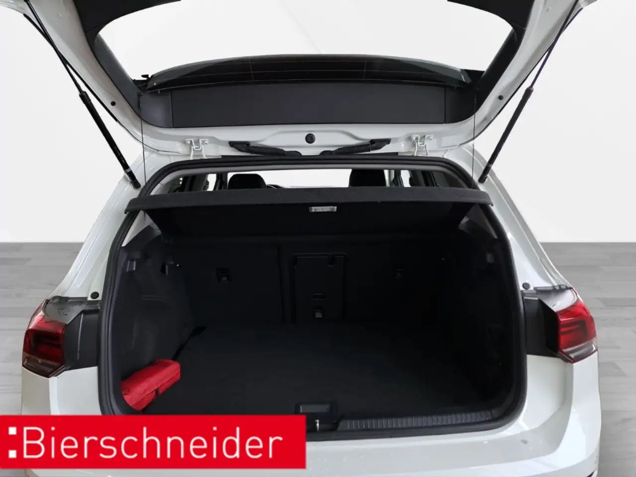 Volkswagen Golf 8 2.0 TDI DSG Life DIGITAL COCKPIT PRO LED NAVI 16 9