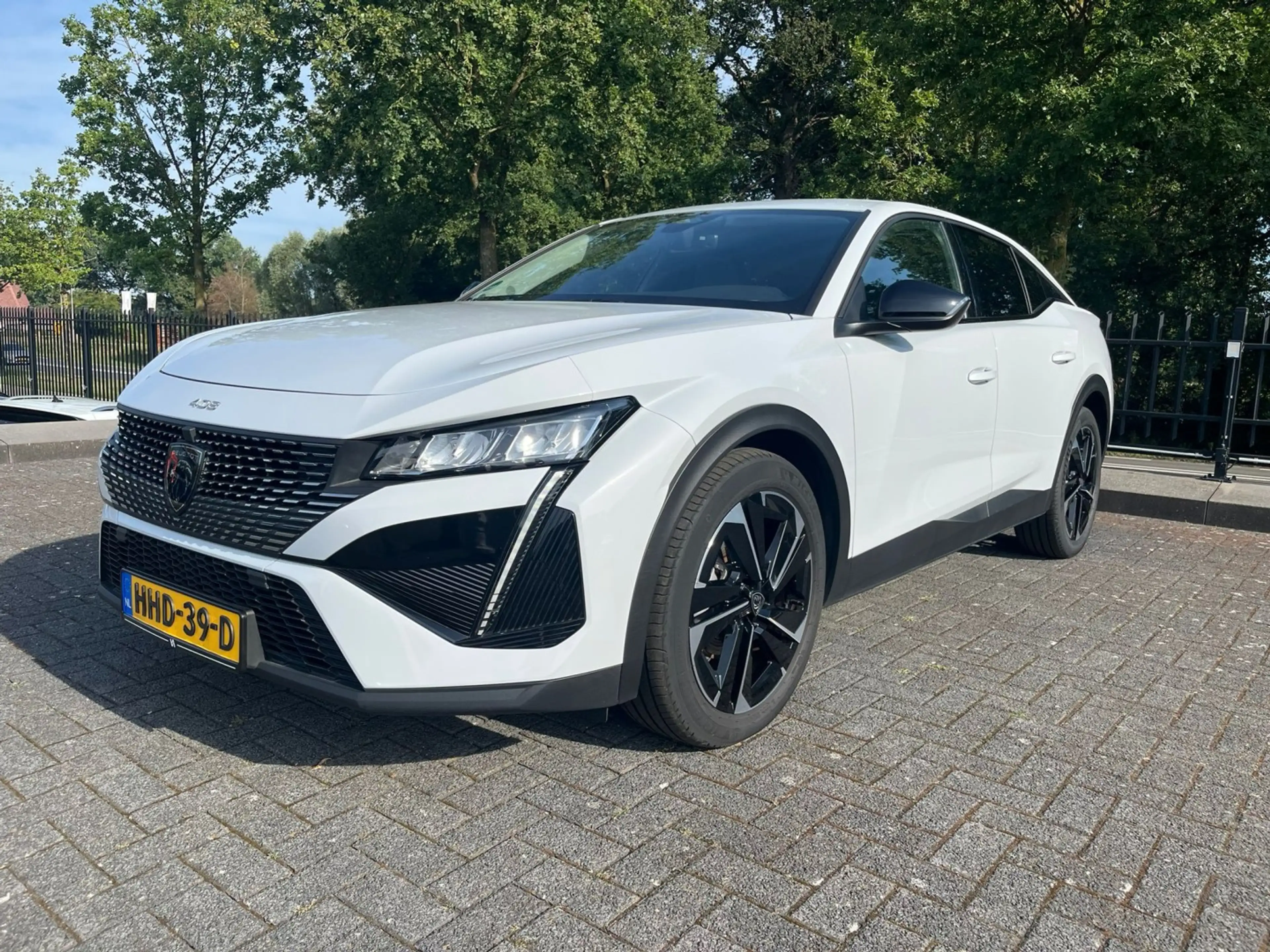 Peugeot 408 1.2 Hybrid 145 e-DCS6 Allure