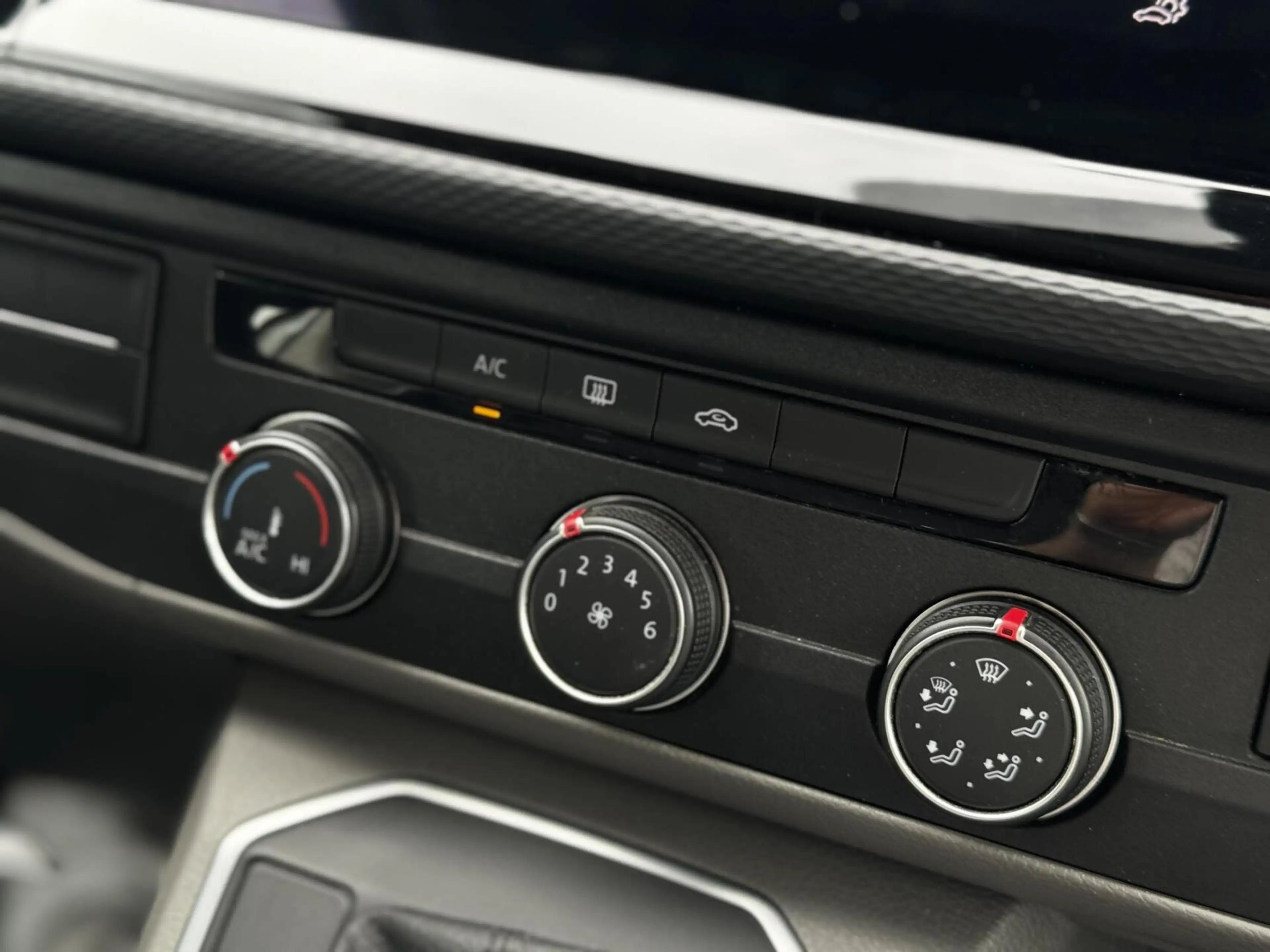 Volkswagen T6.1 Transporter 2.0 TDI L2H1|Marge|20"|ACC|Carpl|PDC — photo 14