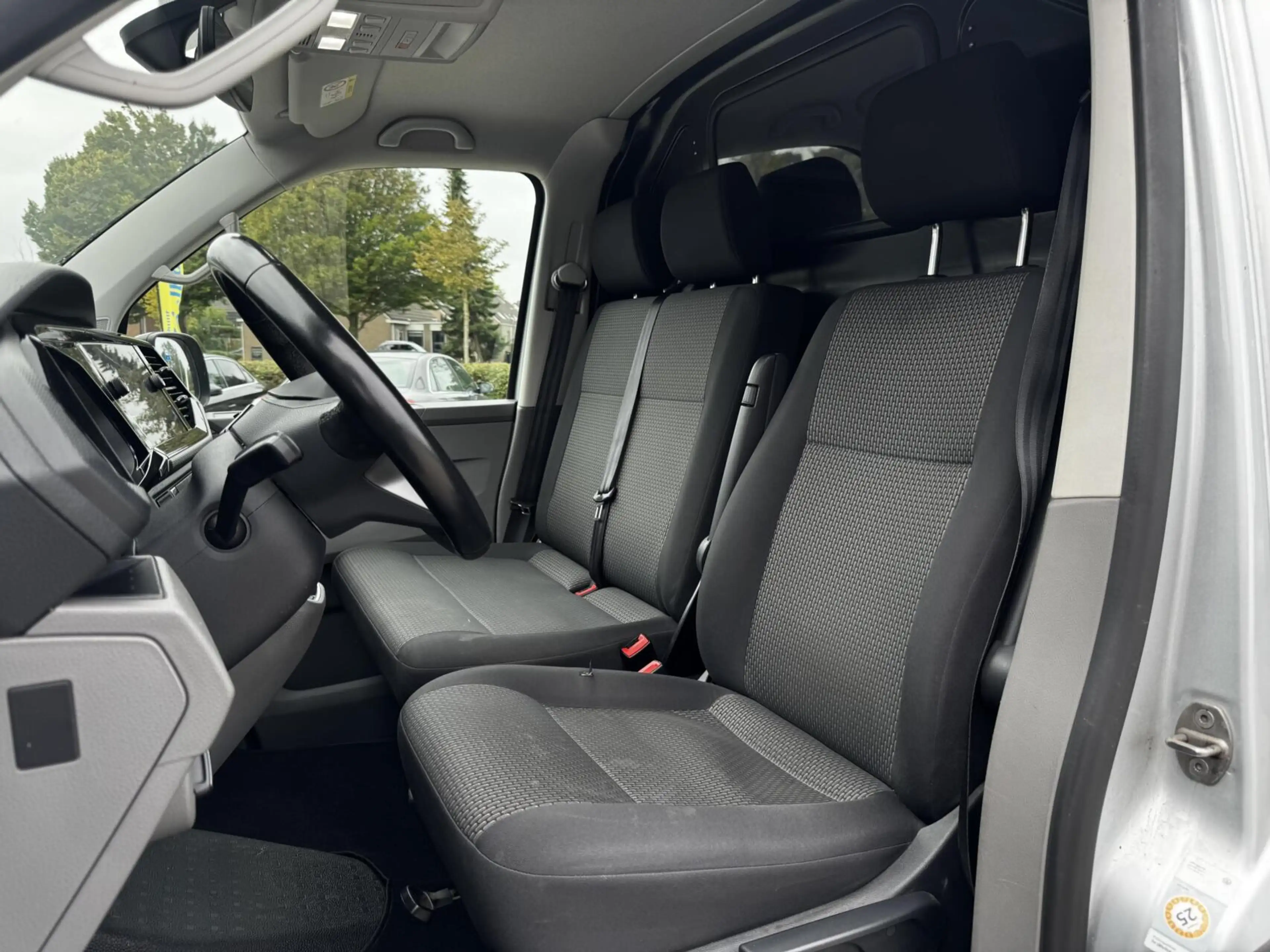 Volkswagen T6.1 Transporter 2.0 TDI L2H1|Marge|20"|ACC|Carpl|PDC — photo 4