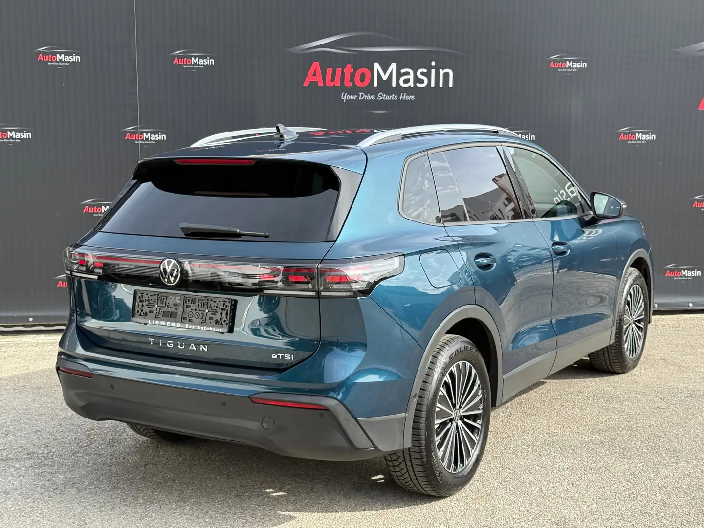 Volkswagen Tiguan Tiguan 1,5 eTSI ACT Life DSG Life Blau - 2