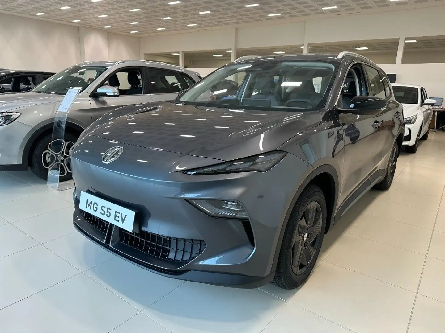 MG MGS5 EV 49 kWh Comfort Grau - 1