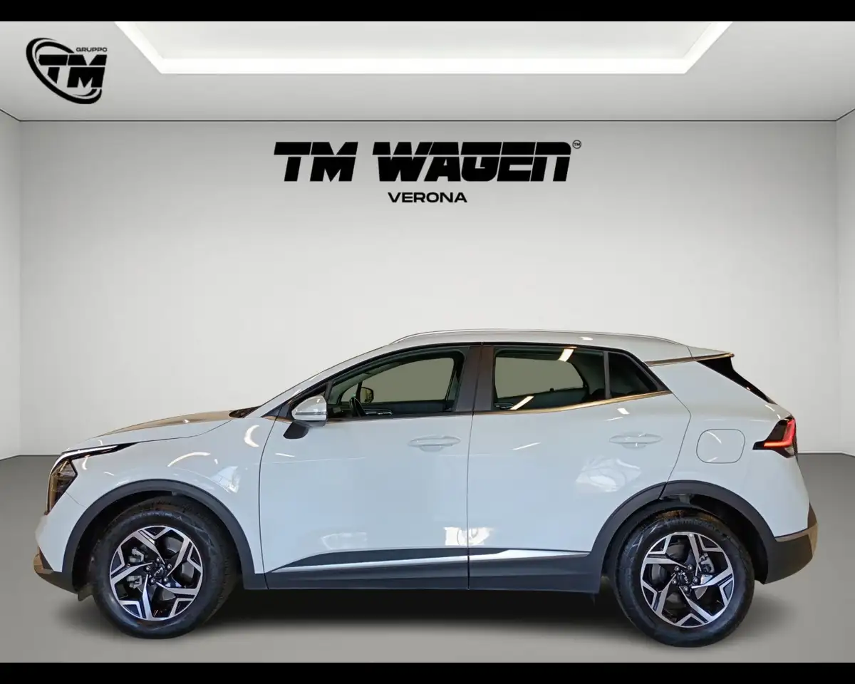 2022 Kia Sportage 1.6 CRDi MHEV DCT Business, photograph 2