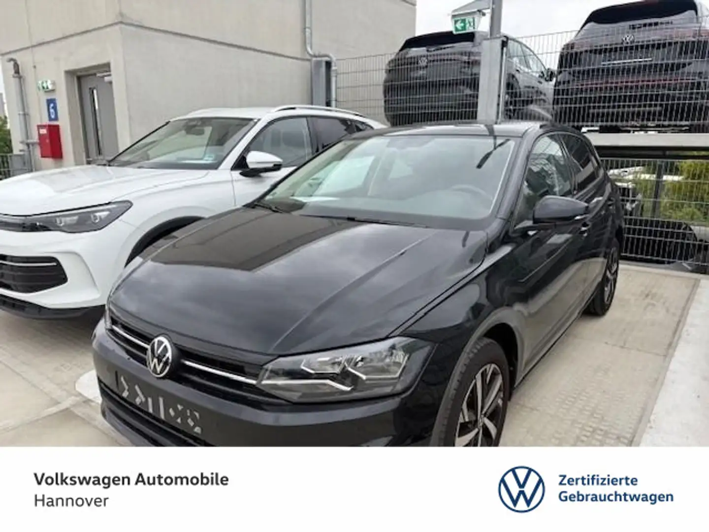 Volkswagen Polo 1.0 TSI Active Pano SHZ PDC Schwarz - 1
