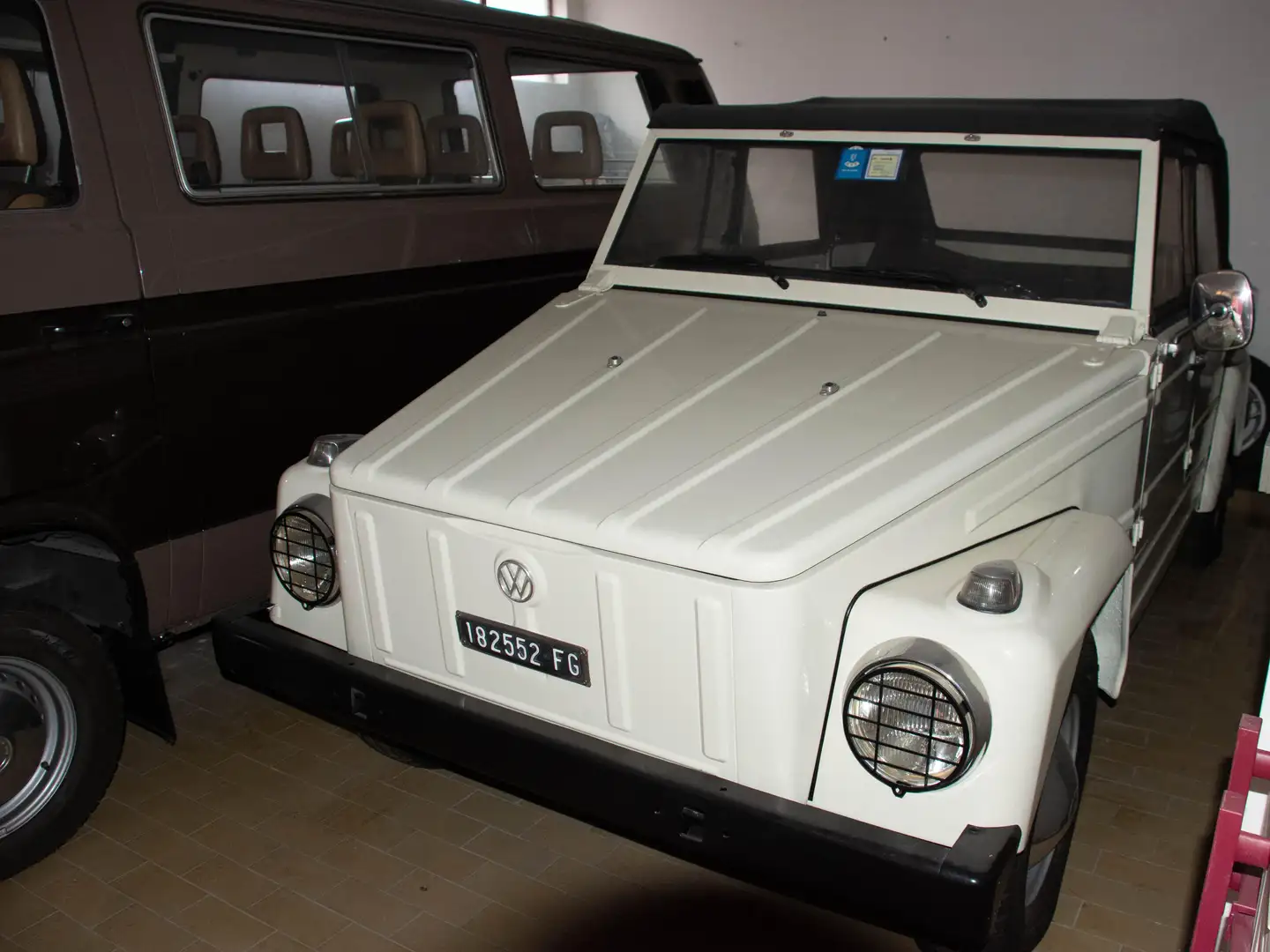 Volkswagen 181 1600 Beige - 2