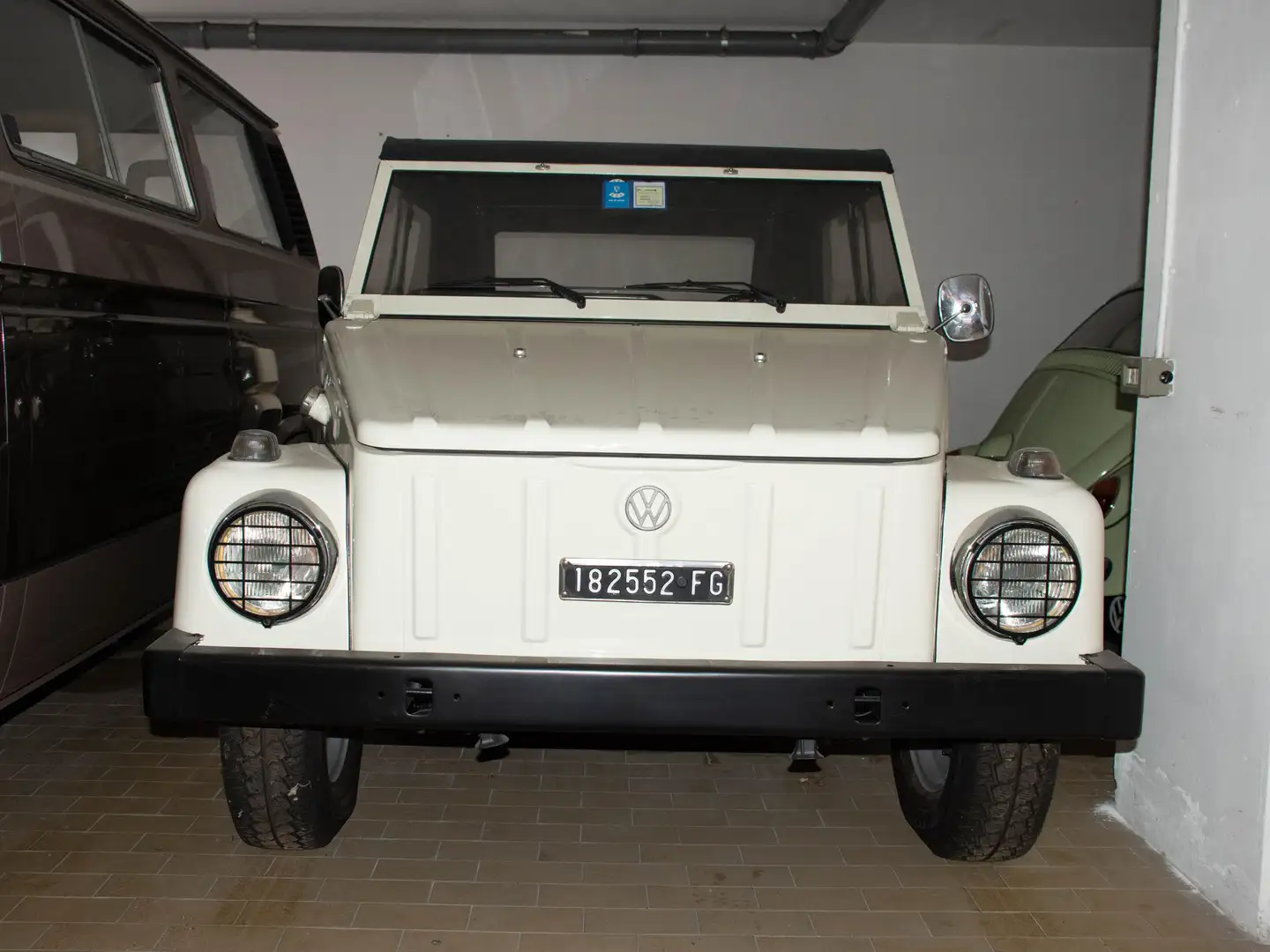 Volkswagen 181 1600 Бежевий - 1