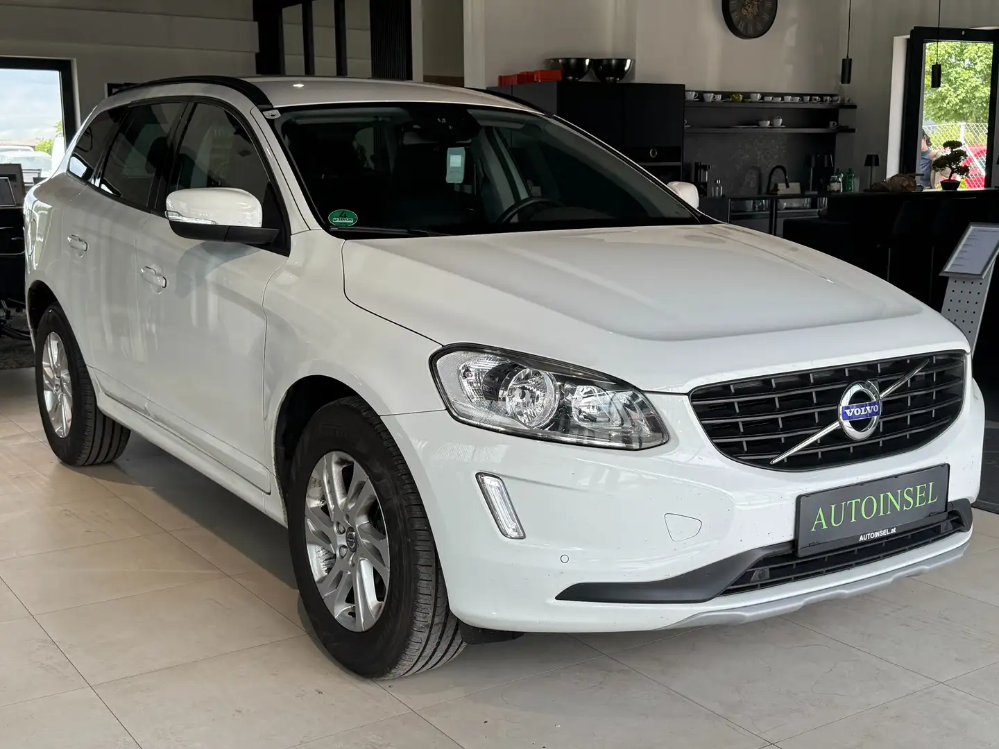 Volvo XC60 D3 Kinetic Geartronic Navi,PDC Alb - 2