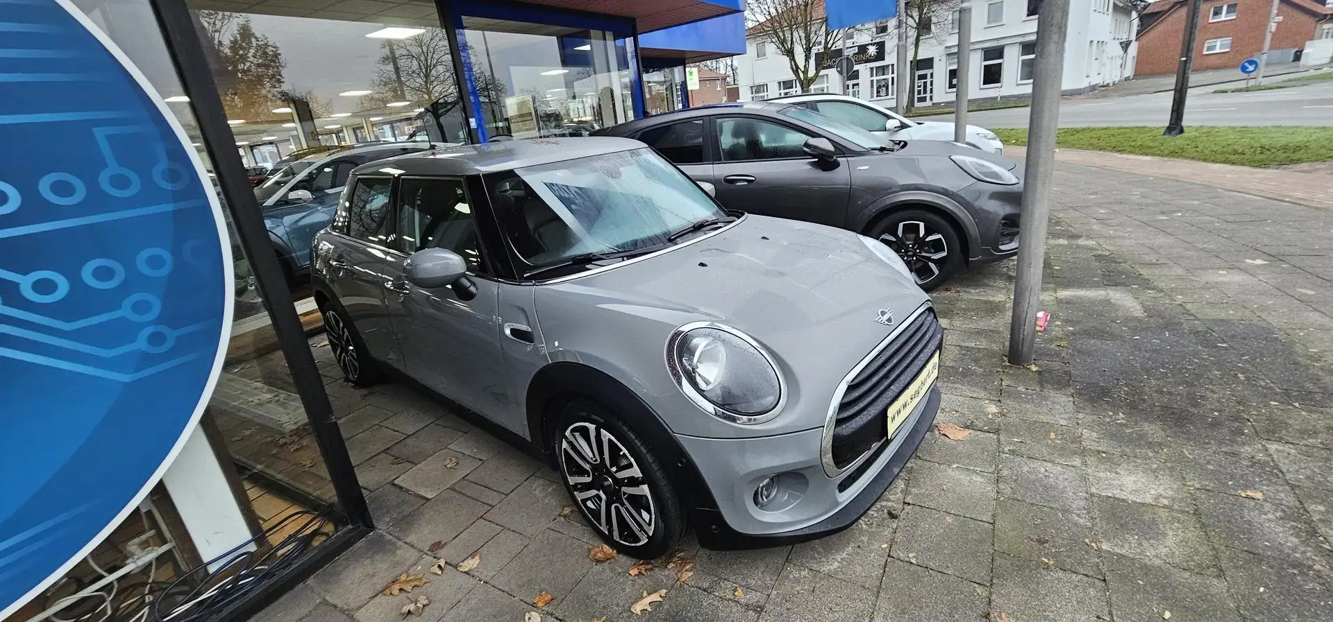 MINI Cooper Aut. Navi PPS Sitzheizung 100 kW (136 PS), Autom. Grau - 2
