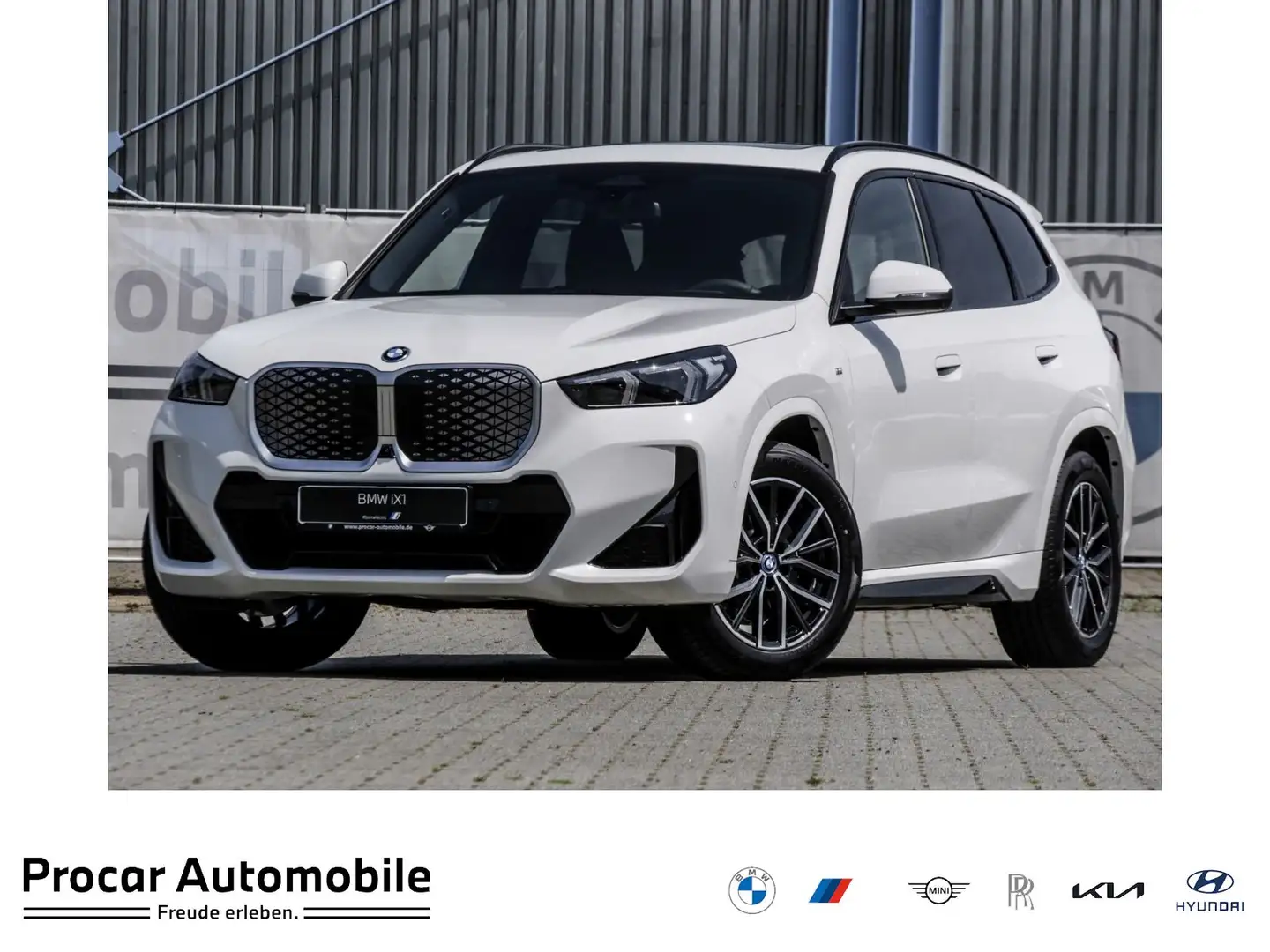 BMW iX1 xDrive30 M Sport HUD PANO ACC AHK RFK NAVI Blanc - 1