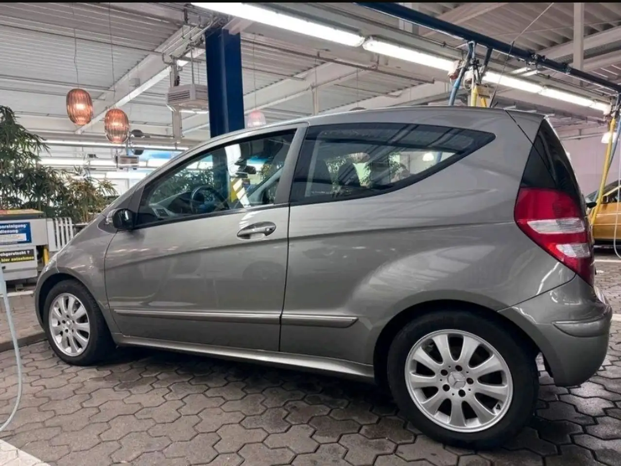 Mercedes-Benz A 200