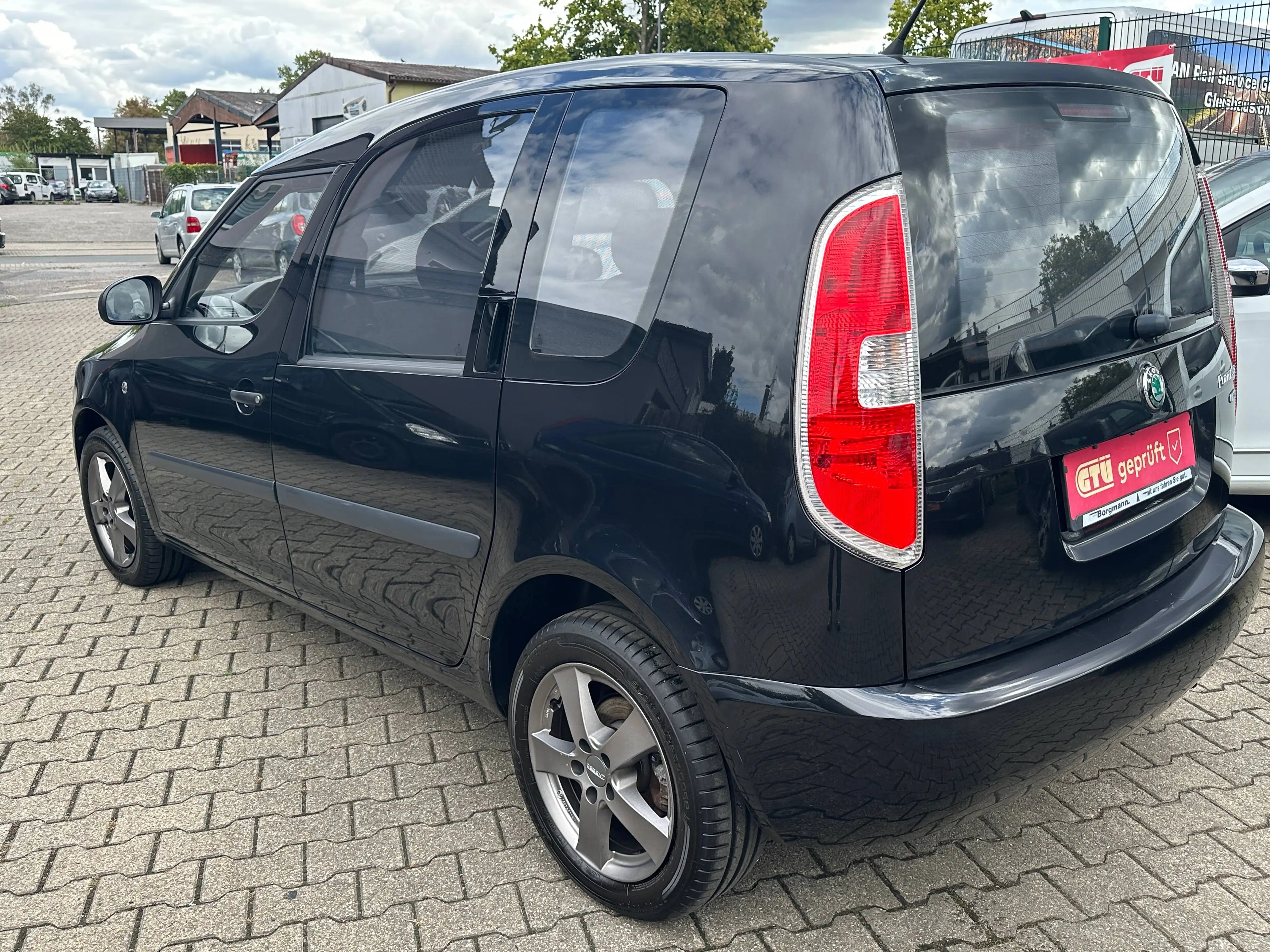 Skoda Roomster Plus Edition WENIG KM TÜV NEU — photo 4