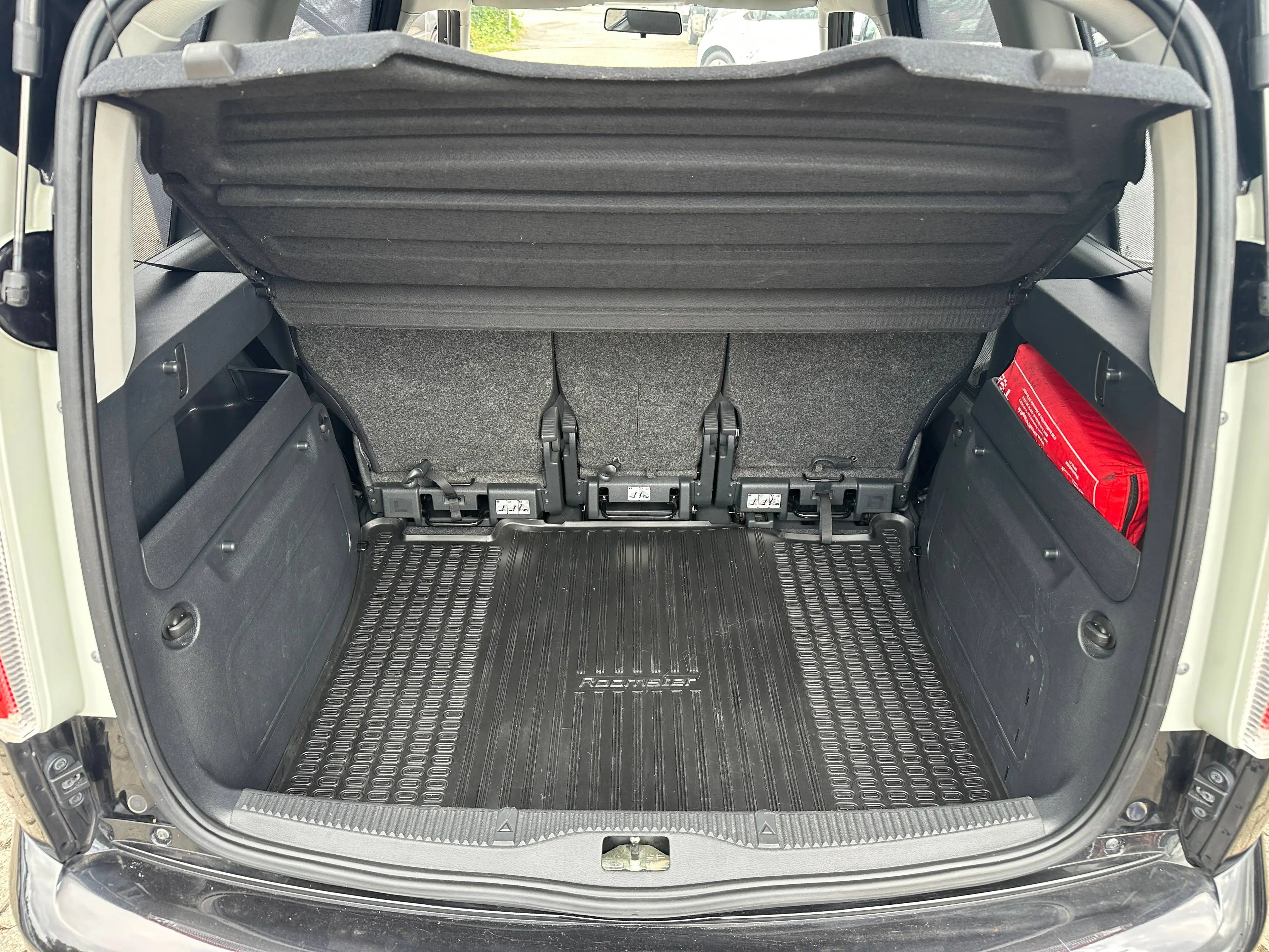 Skoda Roomster Plus Edition WENIG KM TÜV NEU — photo 8